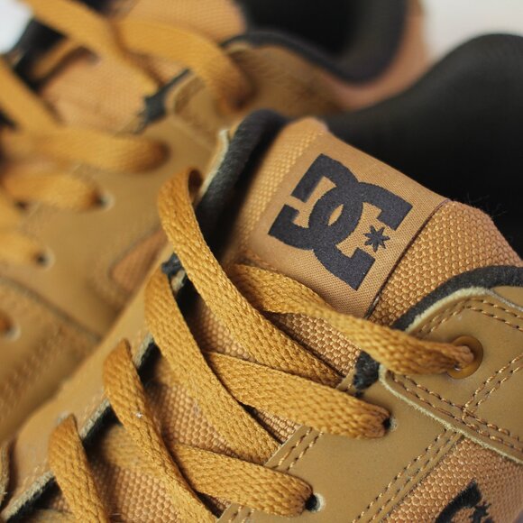 DC skate shoes - Picture 1 of 6